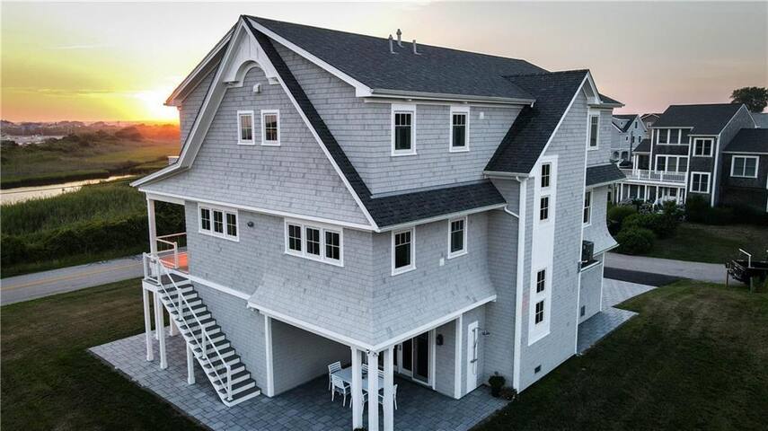 Live Your Dream! Ocean Views, Steps to the Beach! gallery image 2