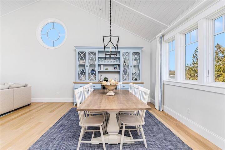 Live Your Dream! Ocean Views, Steps to the Beach! gallery image 4