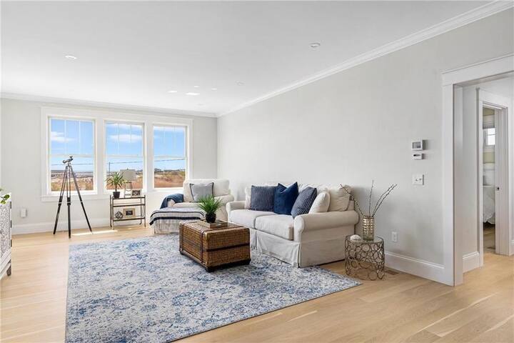 Live Your Dream! Ocean Views, Steps to the Beach! gallery image 5