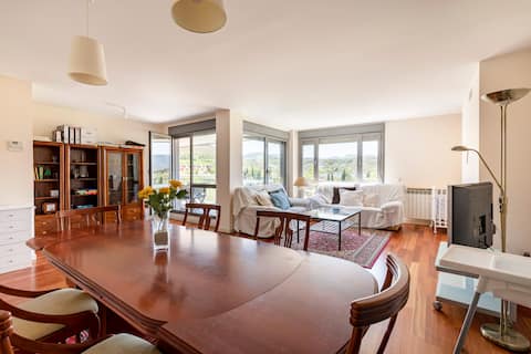 Propiedad de Airbnb exitosa: Las Margas pool and large terrace en Huesca