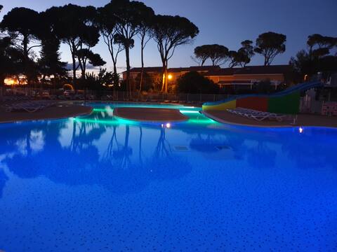 Residence house between Land and Sea