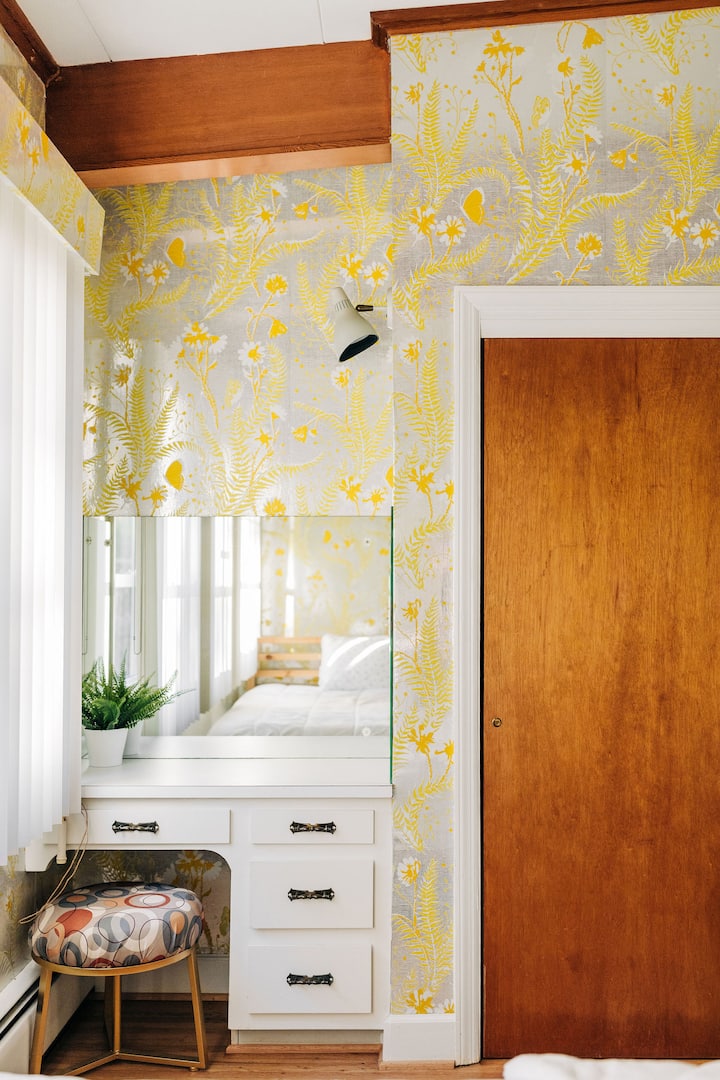 חדר שינה כפול קווין (טפט חבצלות חשמליות מקוריות לבית)