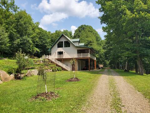 Cheerful 3 bedroom cottage on the Allegheny River