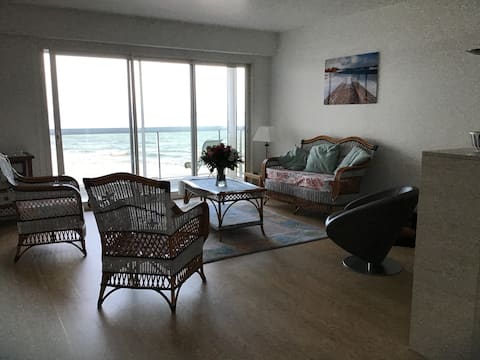 Annonce Airbnb populaire: Waterfront apartment, 3* rating à Saint Malo
