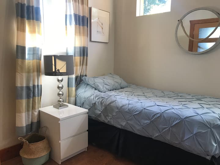 cabin single bedroom