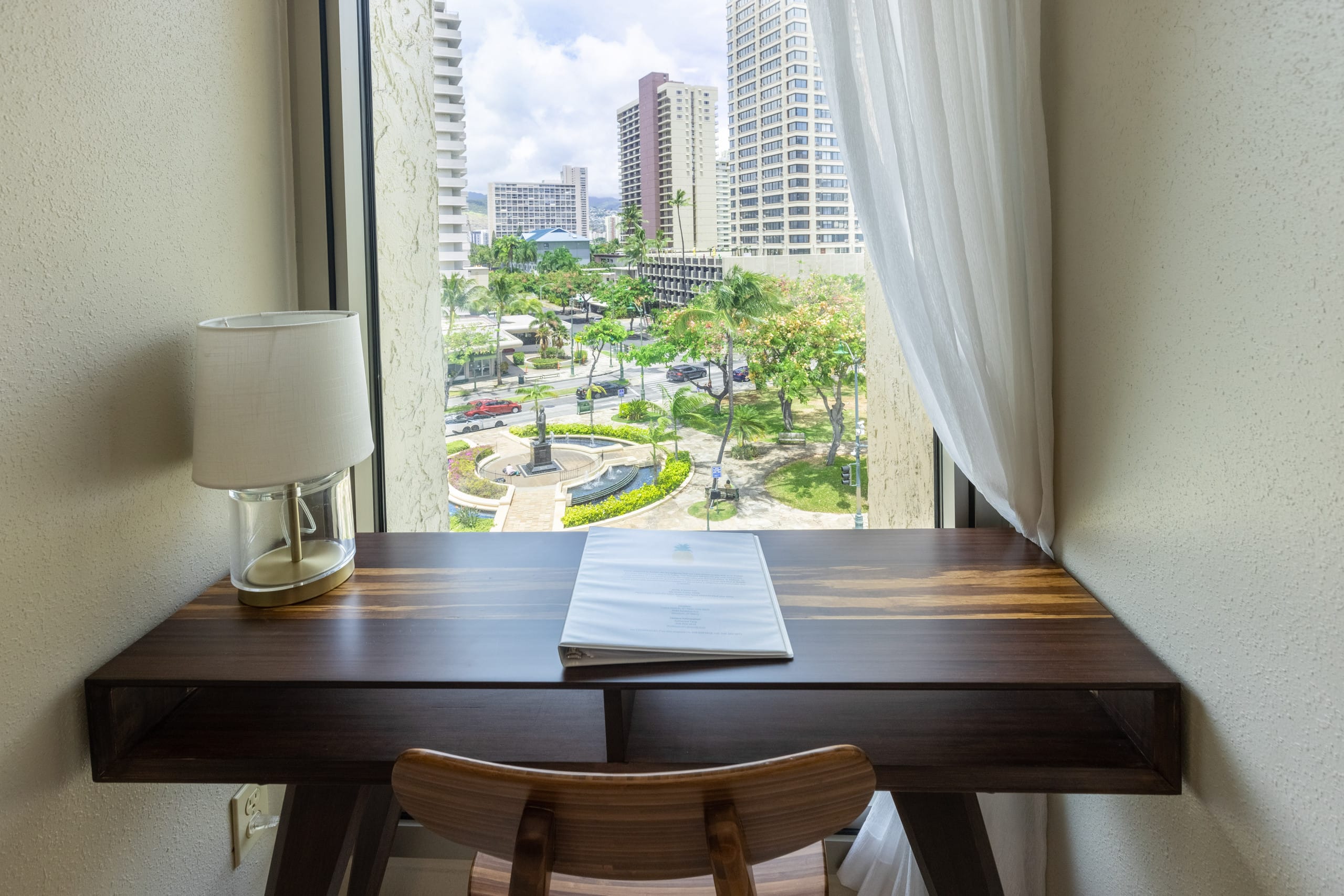 Condo in Honolulu · ★4.96 · Studio · 2 beds · 1 private bath - Image 4