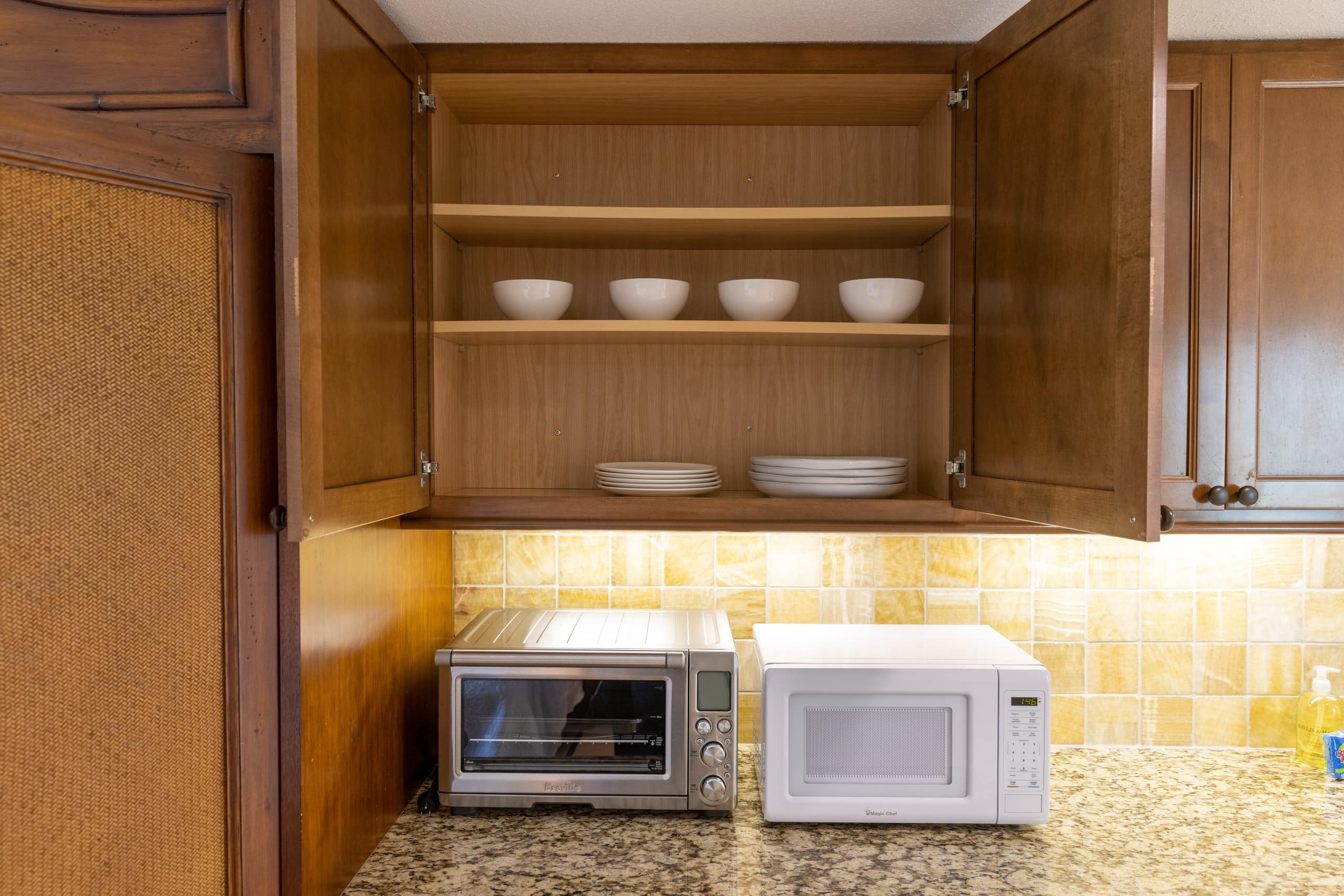Condo in Honolulu · ★4.96 · Studio · 2 beds · 1 private bath - Image 24