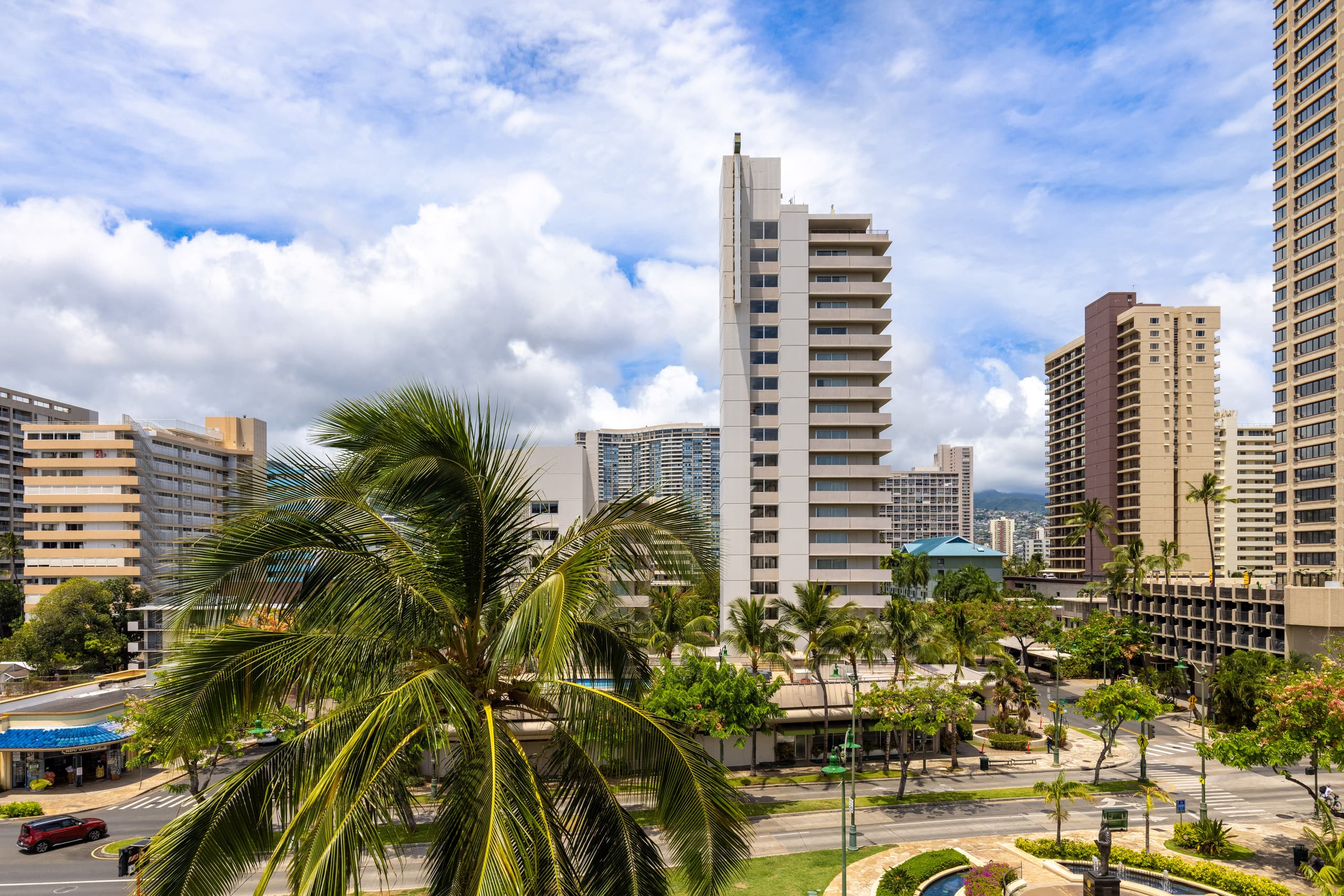 Condo in Honolulu · ★4.96 · Studio · 2 beds · 1 private bath - Image 18