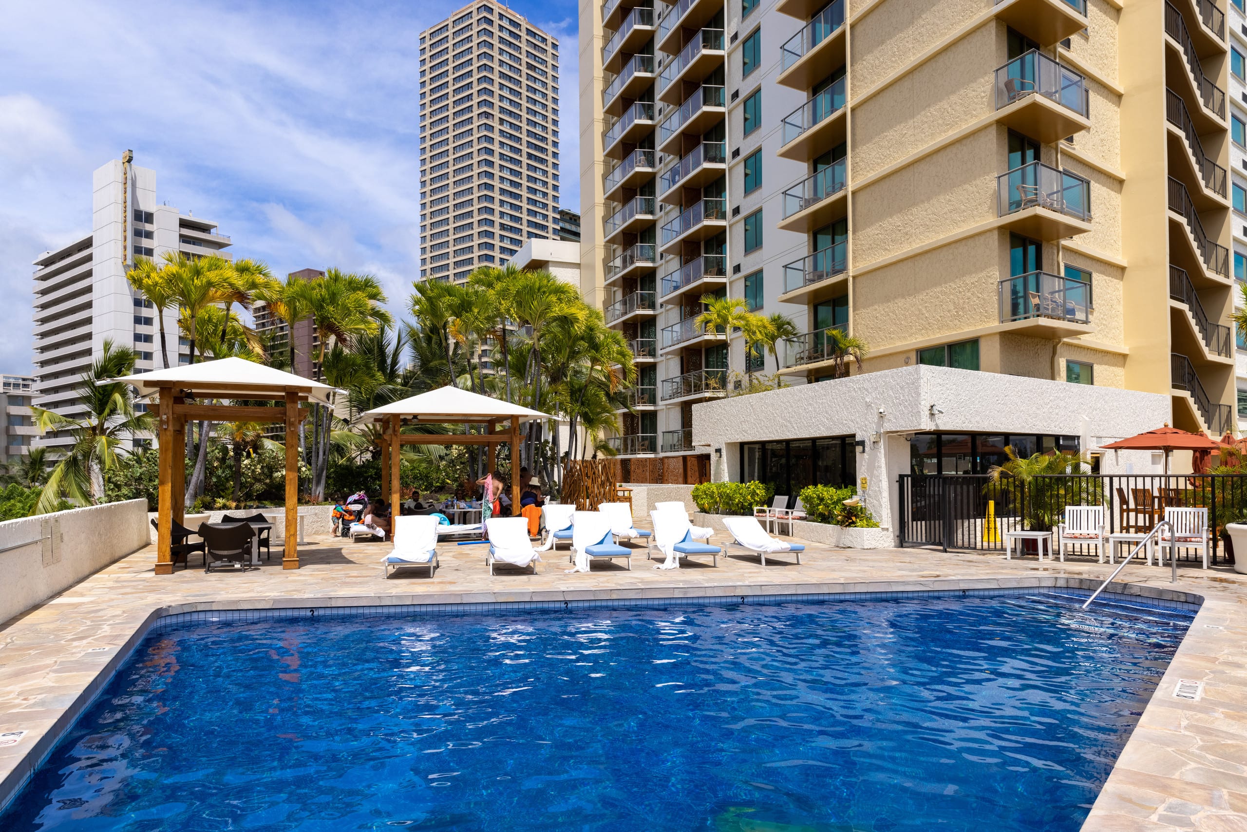 Condo in Honolulu · ★4.96 · Studio · 2 beds · 1 private bath - Image 1