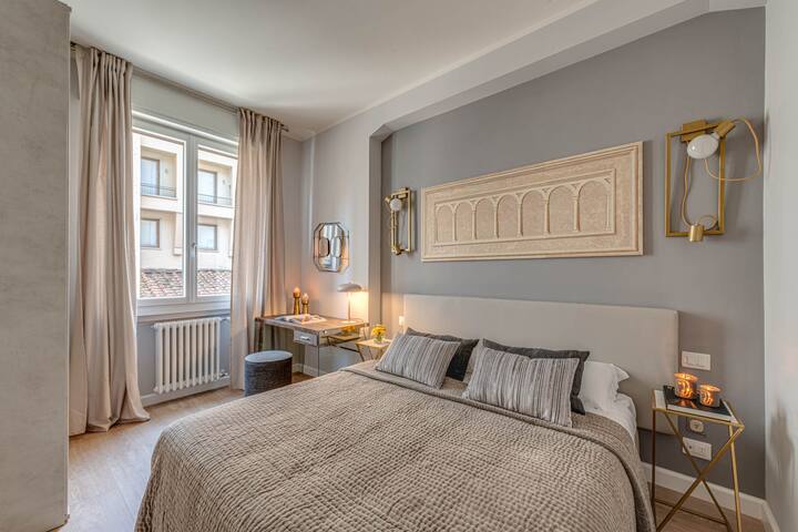 PONTE VECCHIO VIEW-3 bd2b overlooking PonteVecchio gallery image 4