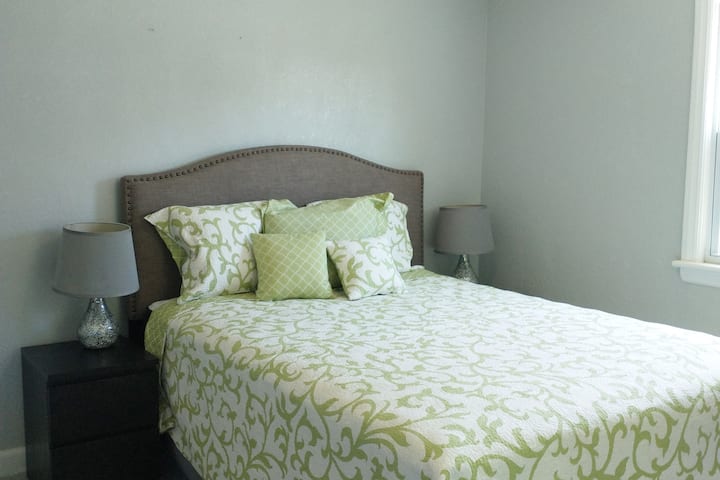 Camera da letto matrimoniale.