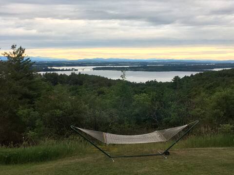 Lake Champlain hilltop 4 b/r stunning views