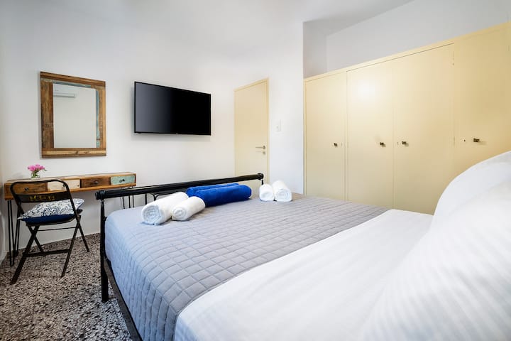 חדר שינה ראשון