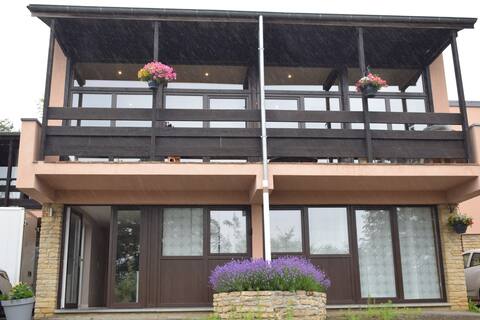 Large capacity furnished property in the Rabais Valley.