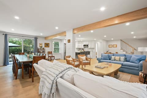 Spacious beautiful fully renovated Cape Cod escape