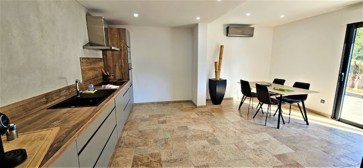 Superbe Appartement En Rez De Villa, Très Paisible - Bonifacio