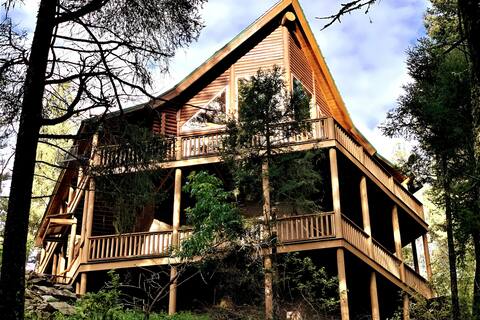 Secluded, Mystic Mountain Lodge w/cinema/arcade rm