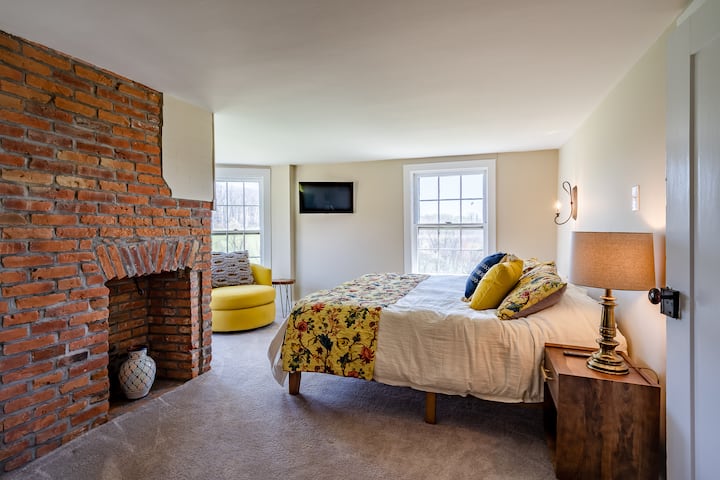 Dhomë gjumi kryesore me dyshek të madhësisë king Purple hybrid premier 4.