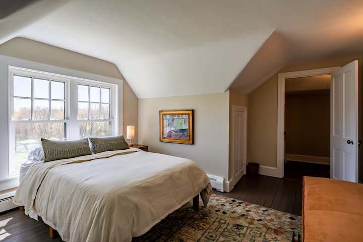 Dhomë gjumi në katin e tretë me madhësi të plotë Purple hybrid premier 4 dyshek.