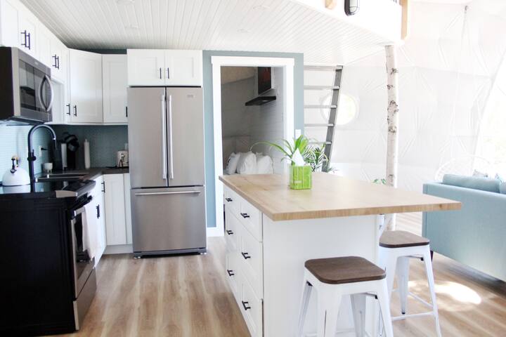 Geodome water view stay on Grand Manan Island gallery image 5