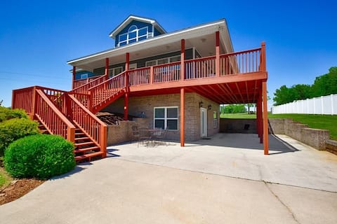 Lake Home Athens AL- Gorgeous Home on Elk River