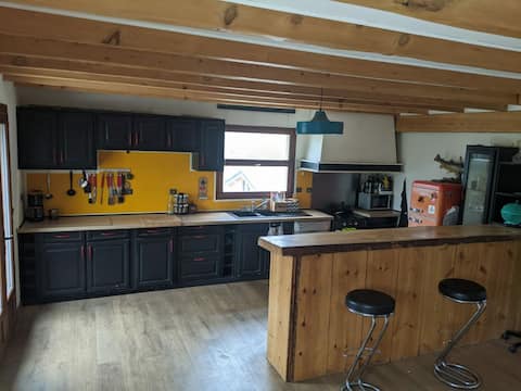 Mountain house summer - winter (ski). Family or friends