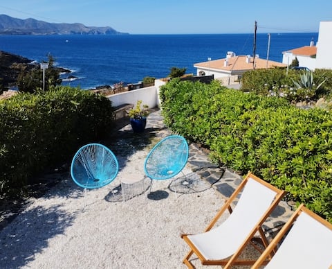 Top performing Airbnb: House with sea views and 50 meters from the beach. in El Port De La Selva