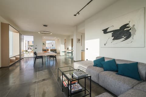 Popular Airbnb listing: Villa with pool and a breathtaking view of the salt flats in Marsala