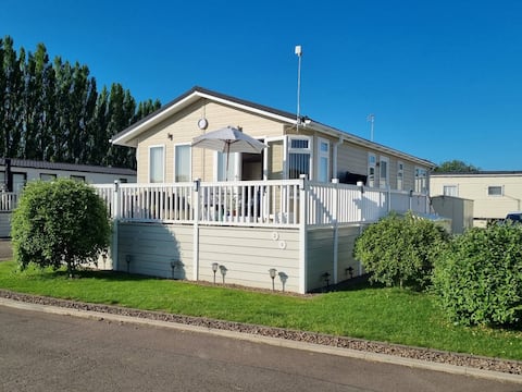 Spacious Residential Lodge