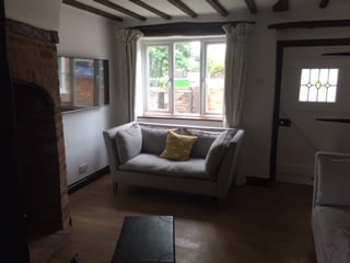 Popular Airbnb listing: Charming 2 bedroom cottage with own garden in Buckinghamshire