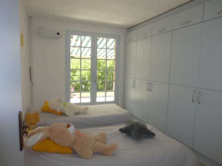 CHAMBRE DEUX LITS ELECTRIQUE RDC