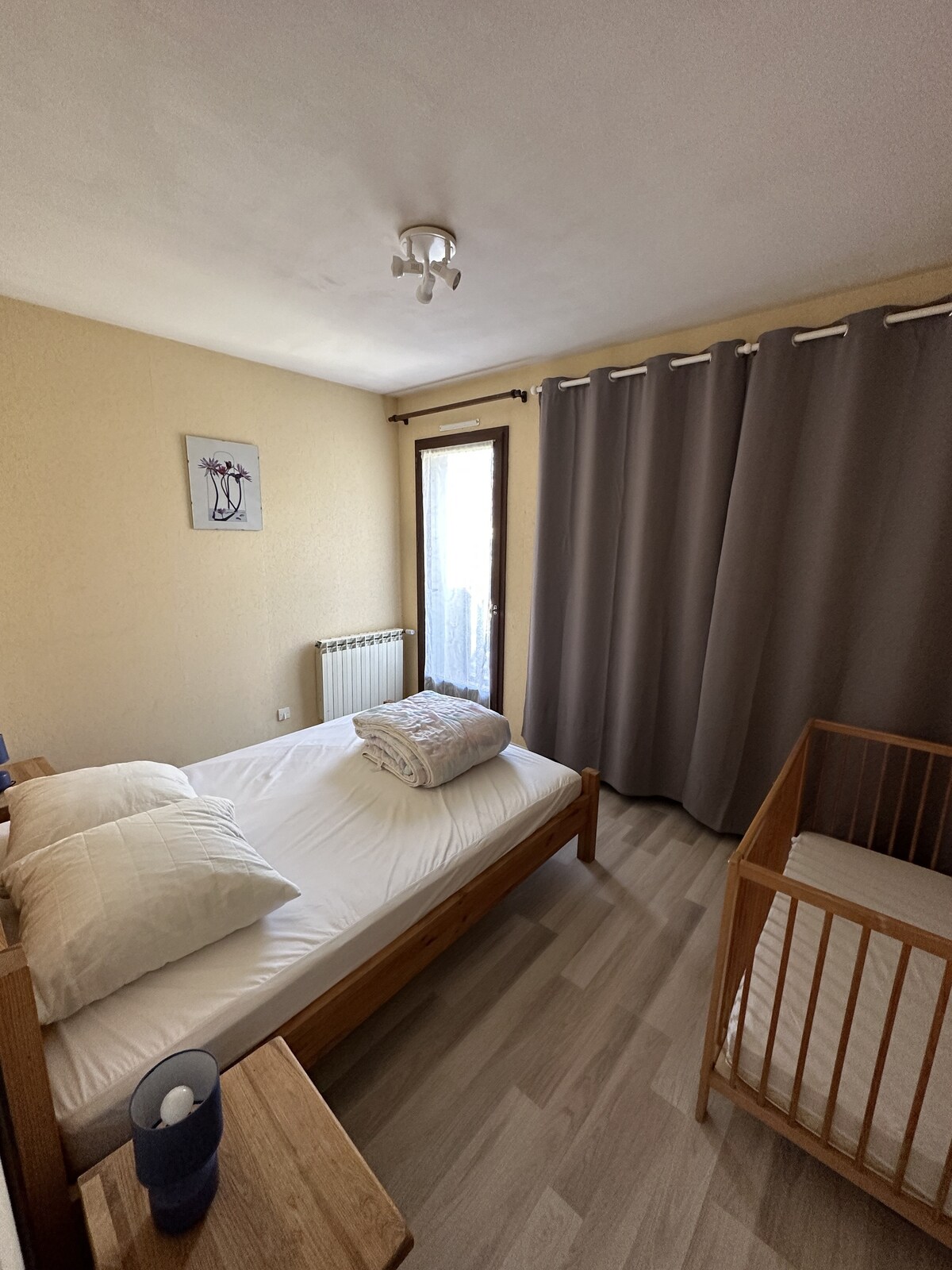 Velika spavaća soba 4, 140 kreveta i dječji krevetić