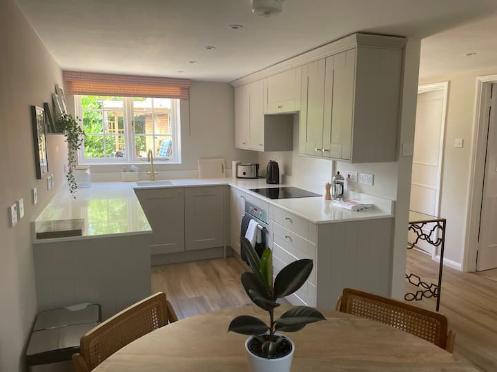 Pangbourne Holiday Rentals & Homes England, United Kingdom Airbnb