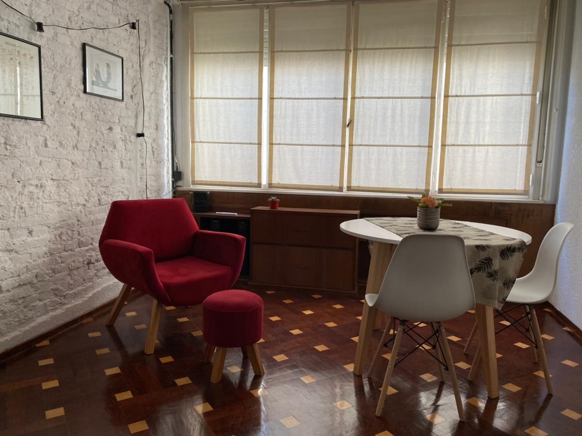 Kitnet reformada em Palermo
