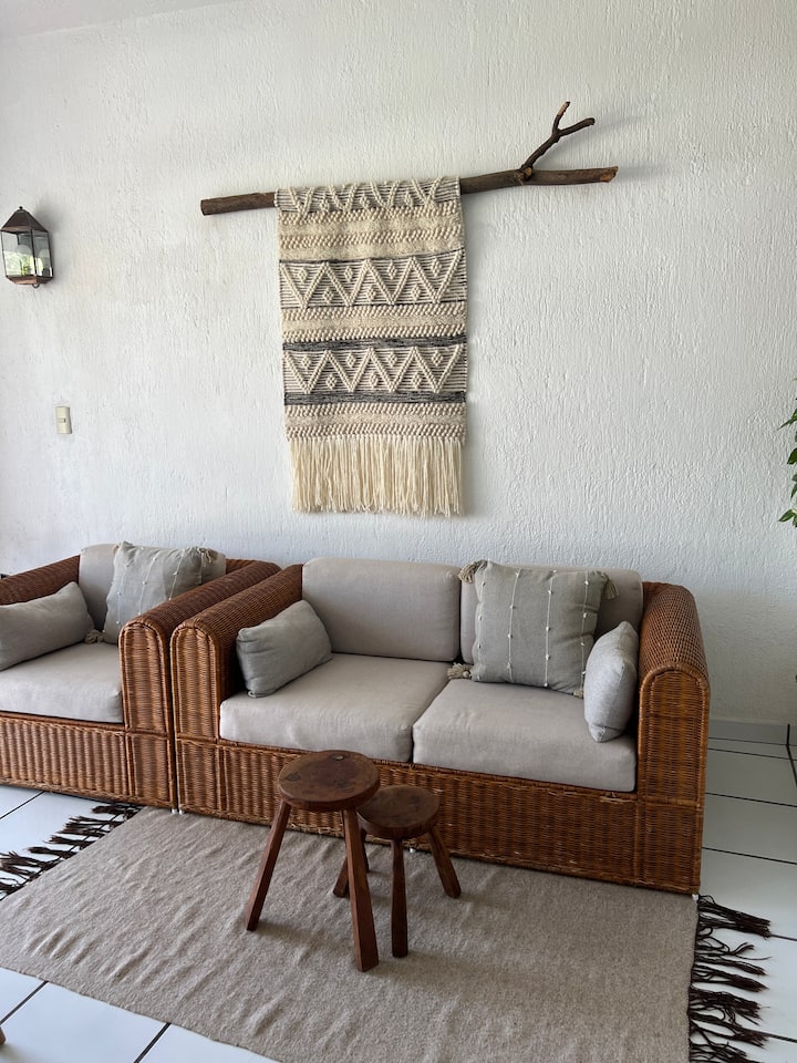 1/2 Away Block From The Beach | Ac | 5 Beds | 3 Wc - Manzanillo, México
