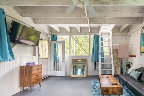Io’s Nest- studio on a coffee farm with ocean view