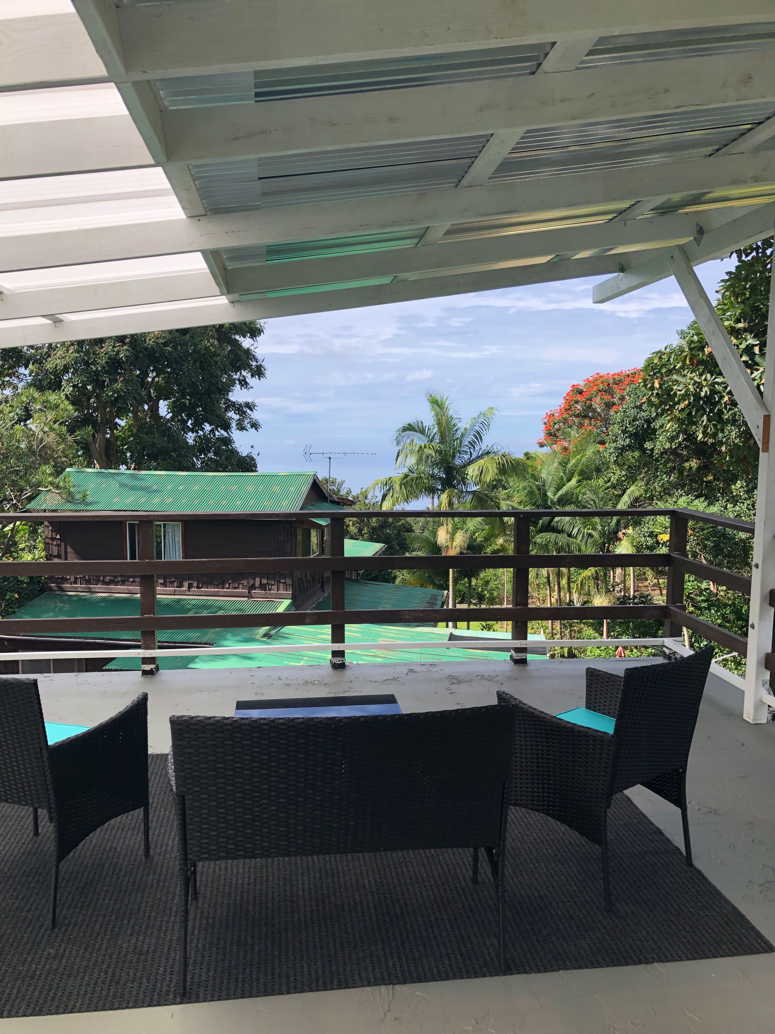Io’s Nest- studio on a coffee farm with ocean view - Image 17