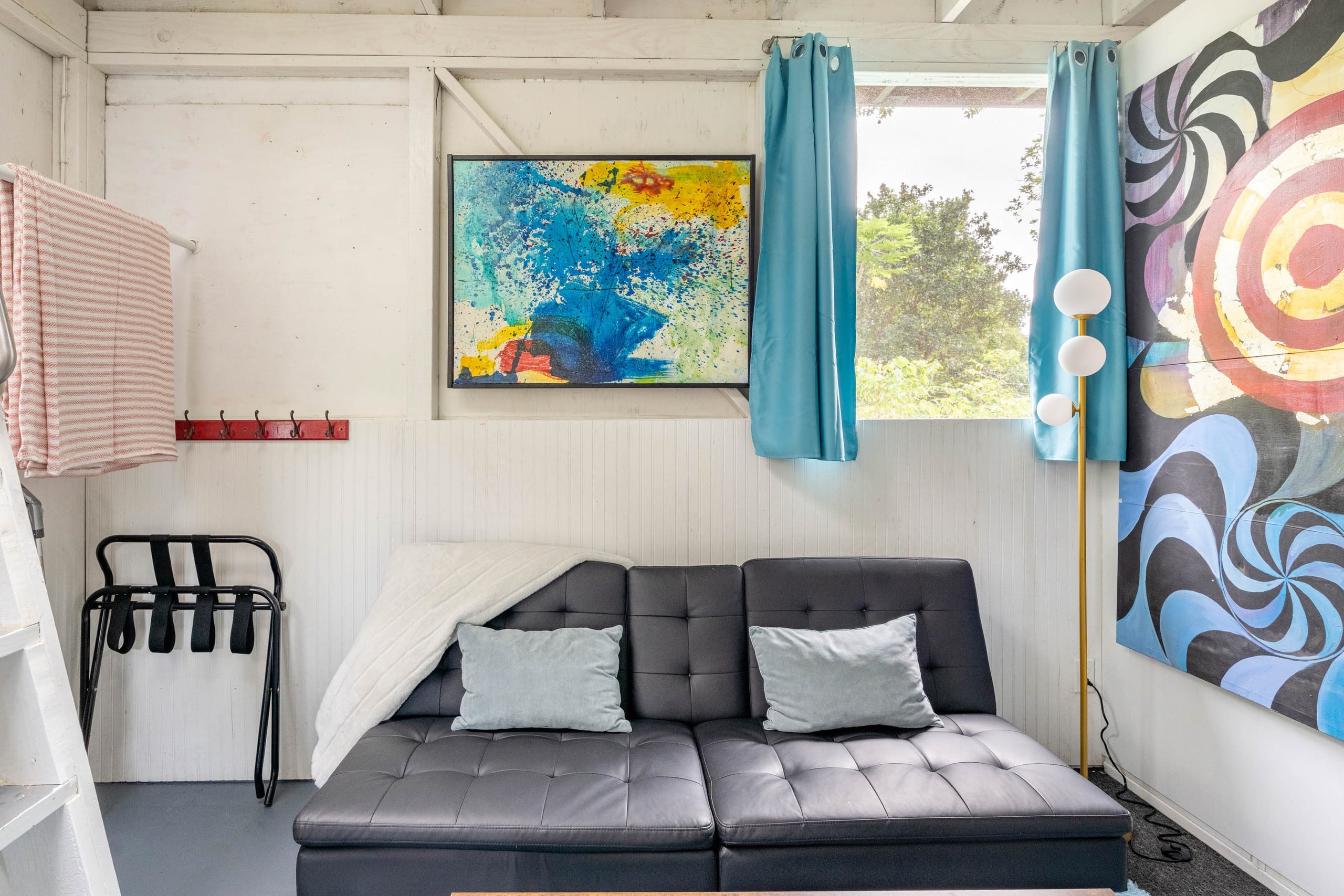 Io’s Nest- studio on a coffee farm with ocean view - Image 4