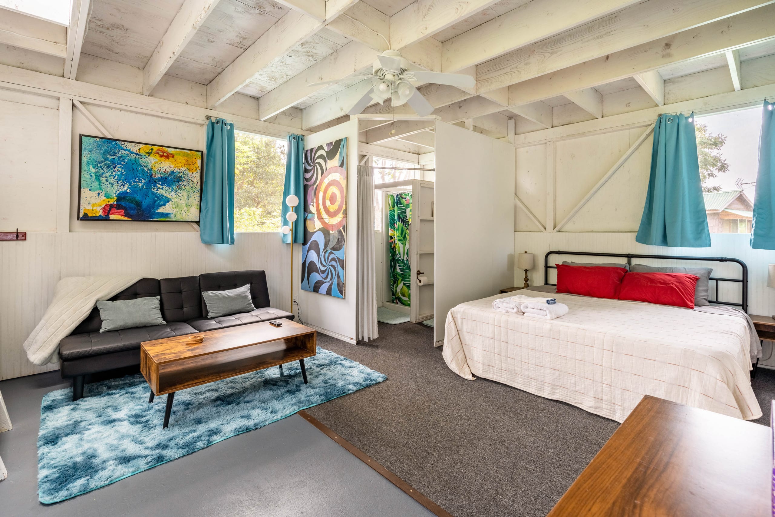 Io’s Nest- studio on a coffee farm with ocean view - Image 9