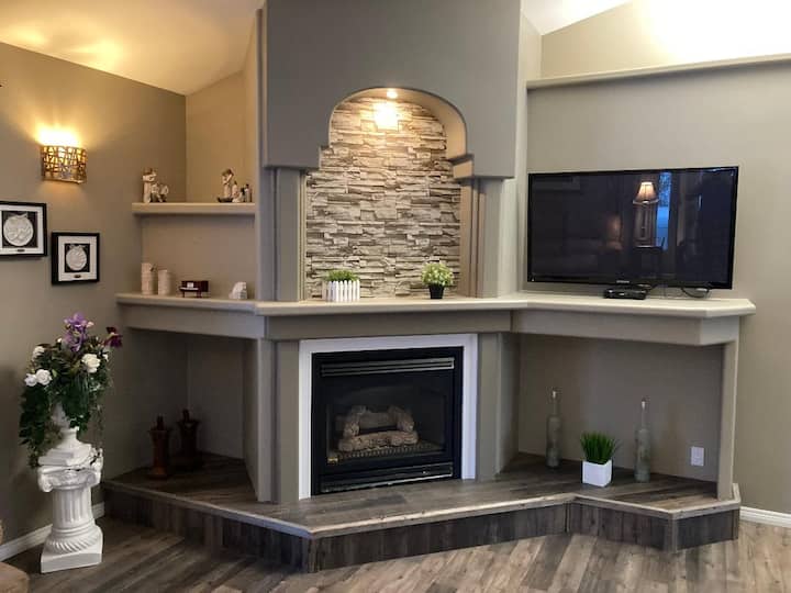 Quiet Country Living Convenient City Amenities - Manitoba