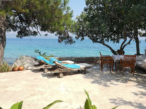 Kıran, Turnalı, Unique house by the sea