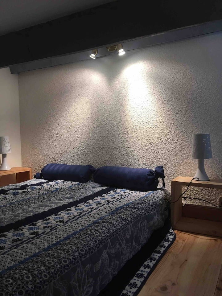 Mezzanine. Lartësia maksimale 132 cm.