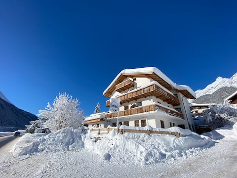 Spacious group house in Pettneu am Arlberg