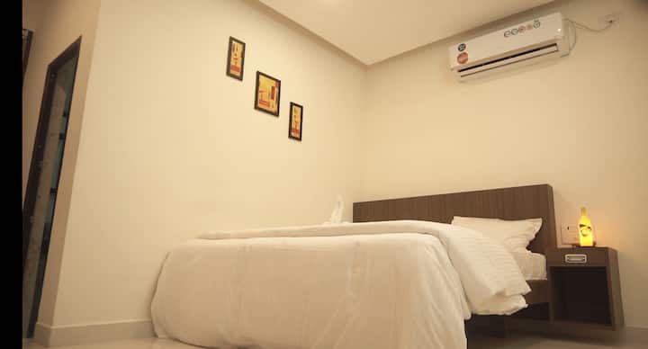 Pool Side Rooms With Sports Facilities - Thoothukudi