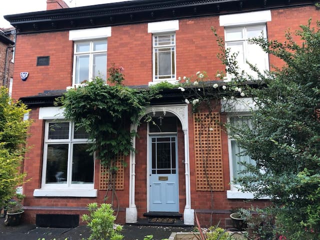 Didsbury House fully equipped for family getaway