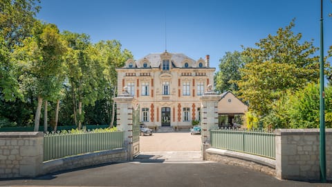 Lovely fully equipped apartment in a castle
