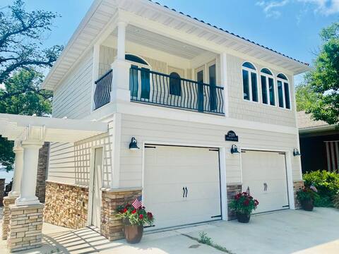 Lakehouse Villa on Clear Lake in Northern Iowa
