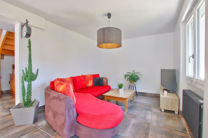 Maison Individuelle Complète De 120m² Avec Jardin - Saint-Jean-de-Maurienne