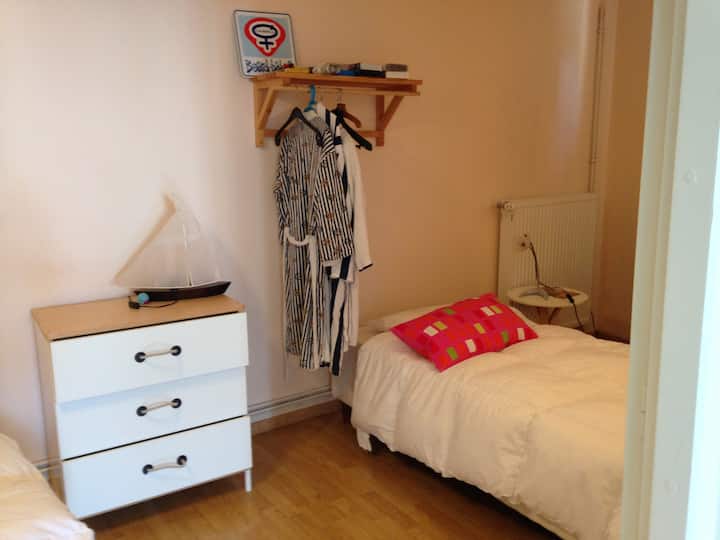 客房设有2张床，可供1人入住