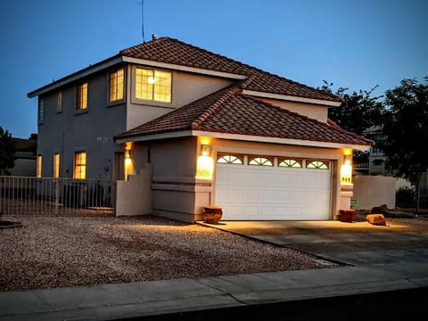 Clean 4 bedroom home in prime location, walking distance to restaurants!